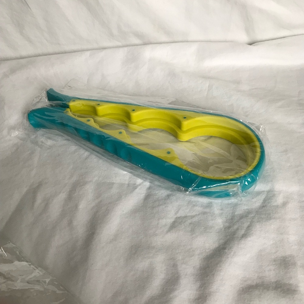 Jar Opener Bottle Opener Blue and Yellow New